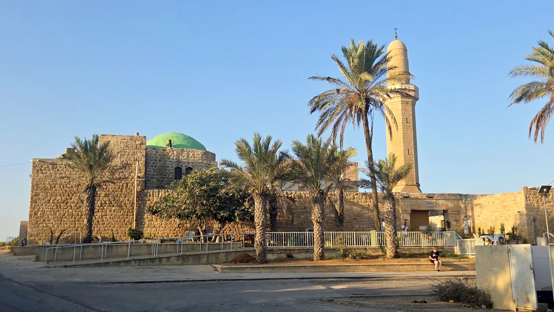 1. מסגד סידנא עלי