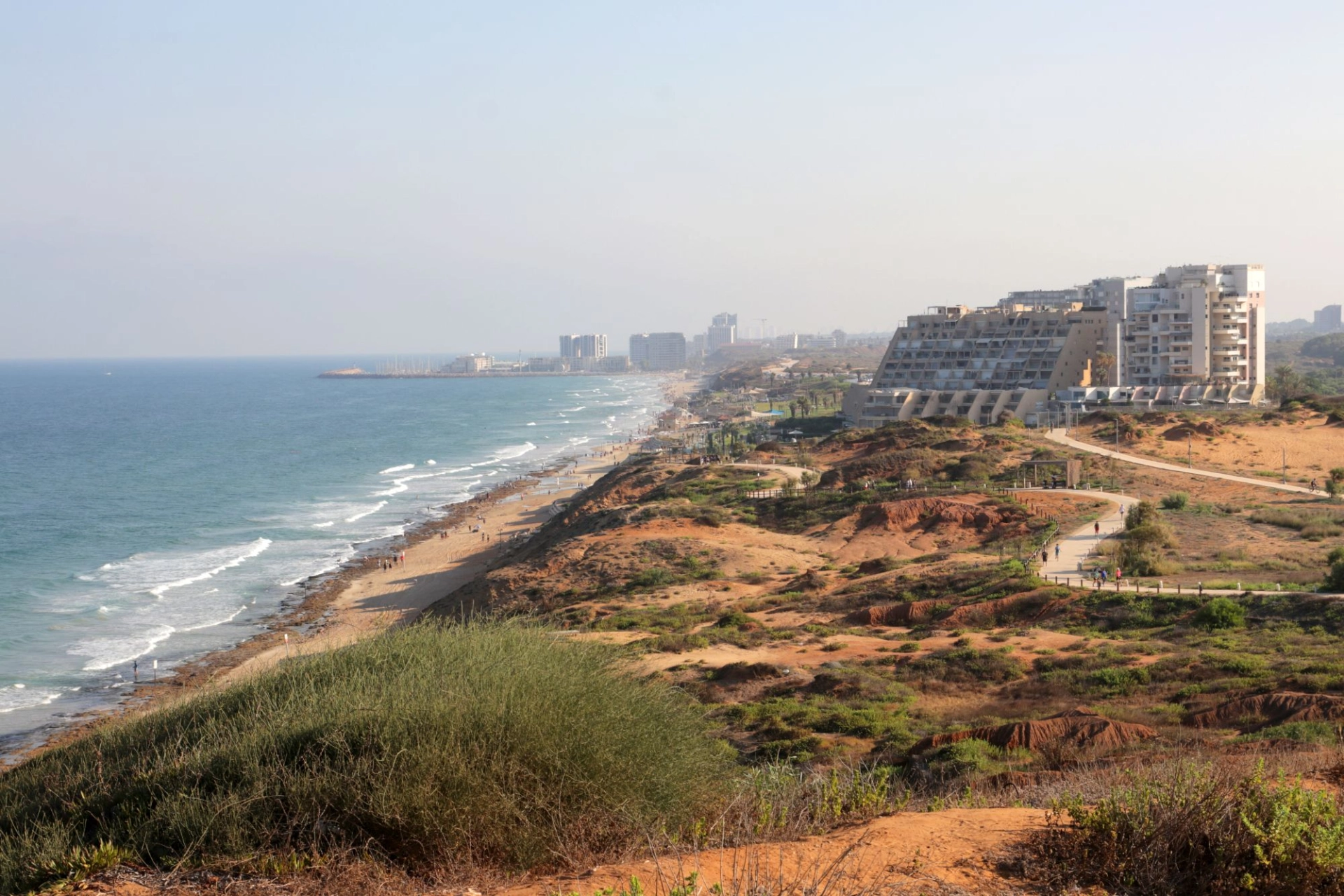 6. מצפור הצוק